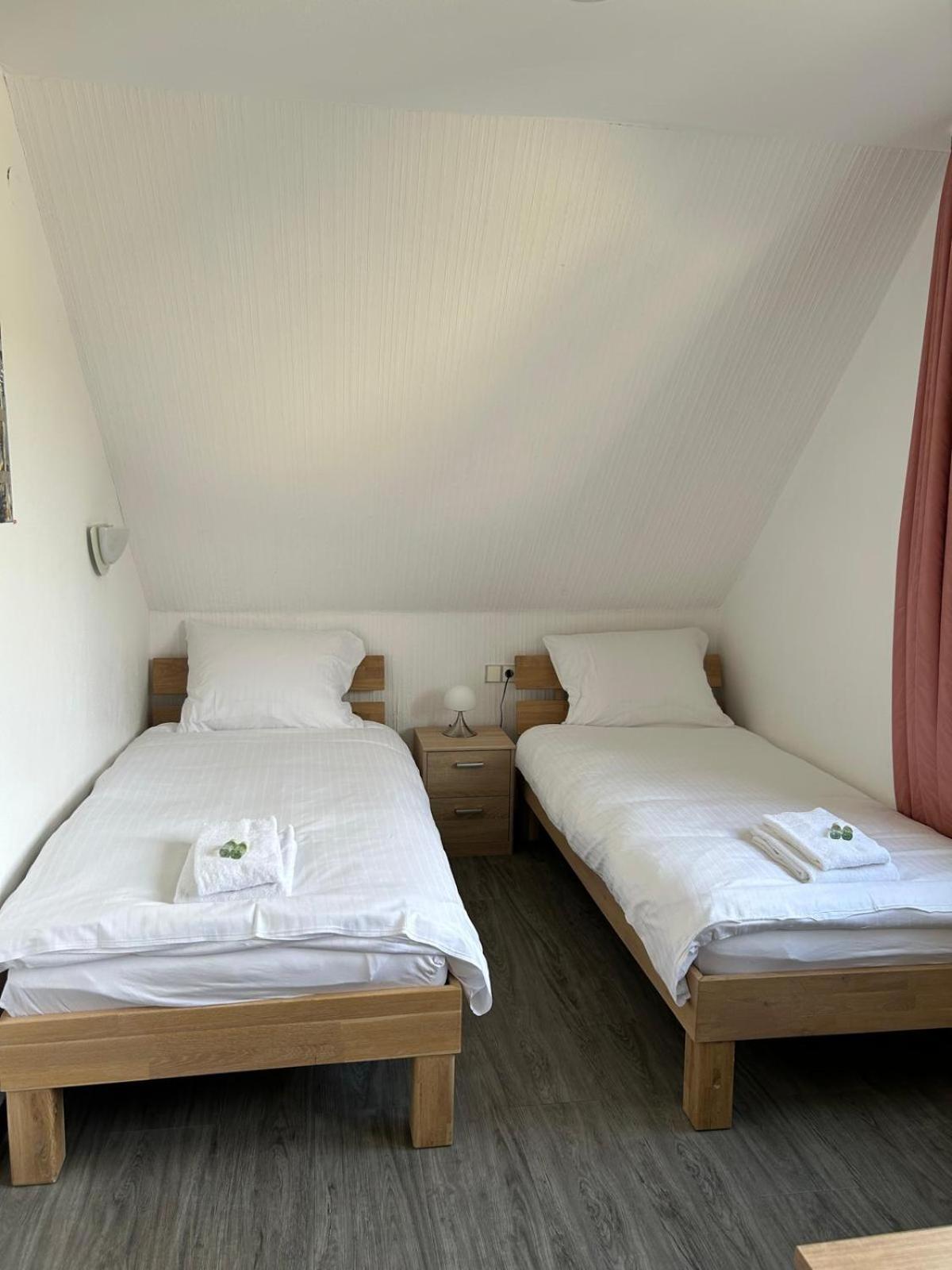 Garni Hotel Im Fachwerkhof Simmerath Room photo
